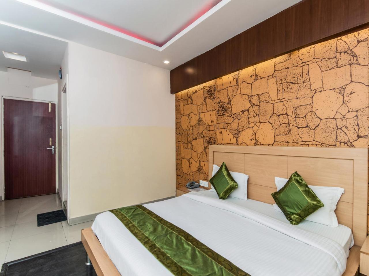 Отель Citi Club Канпур Экстерьер фото