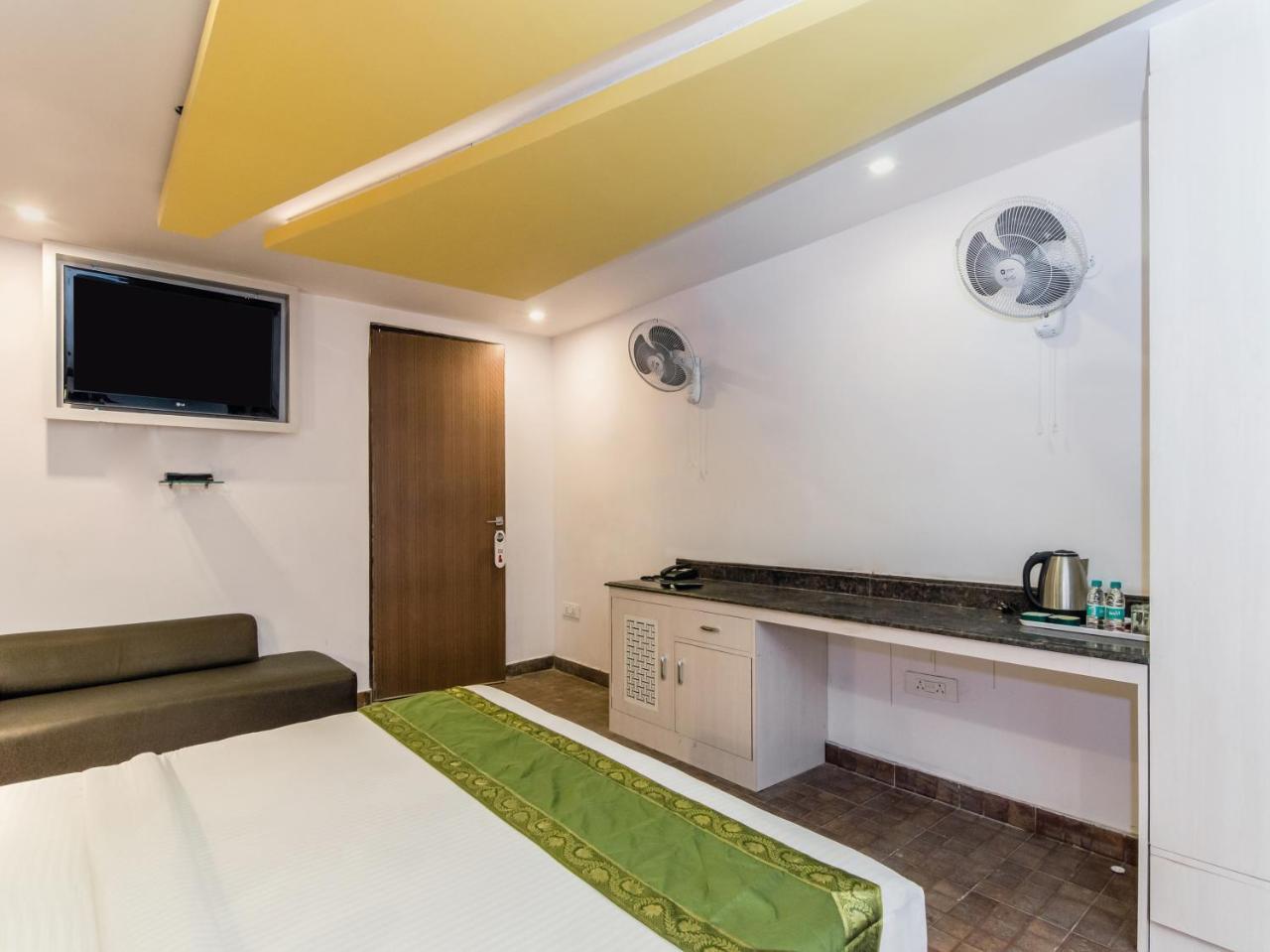 Отель Citi Club Канпур Экстерьер фото